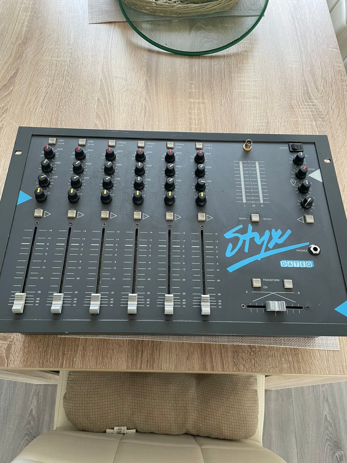Dateq styx mengpanel, Ophalen, Zo goed als nieuw, 5 tot 10 kanalen