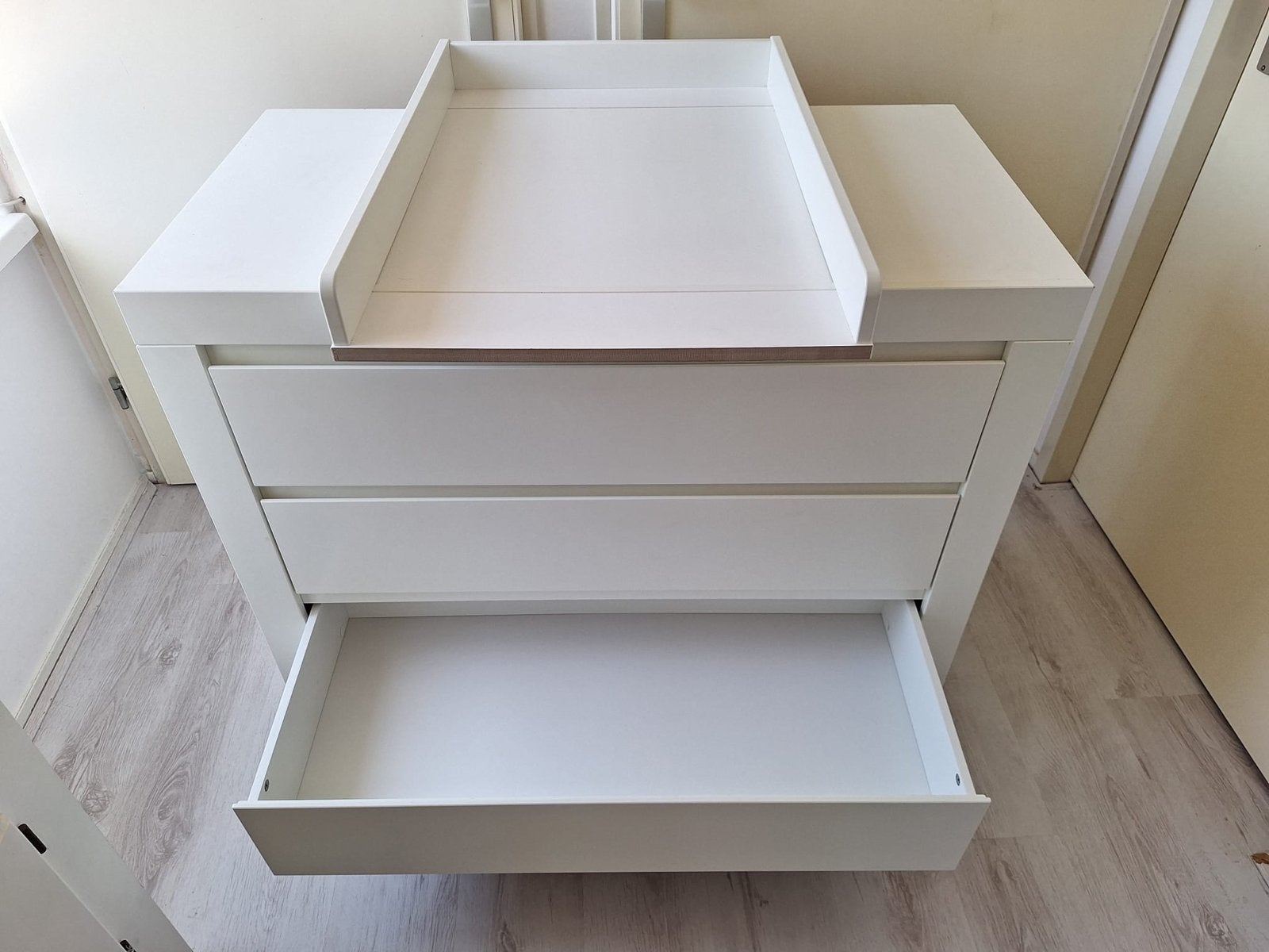 Commode met 3 lades en afneembaar aankleedblad