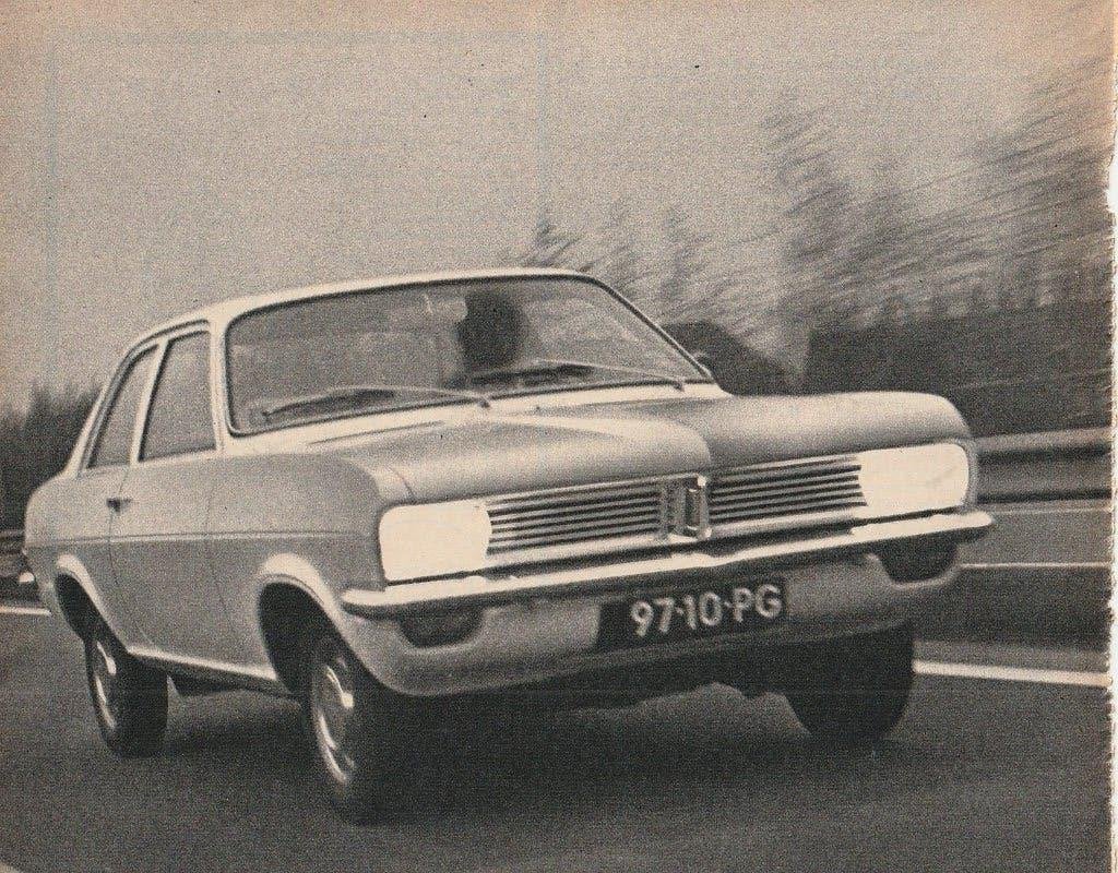 Retro reclame 1971 Vauxhall Viva auto fel en flitsend, Verzenden, Overige typen