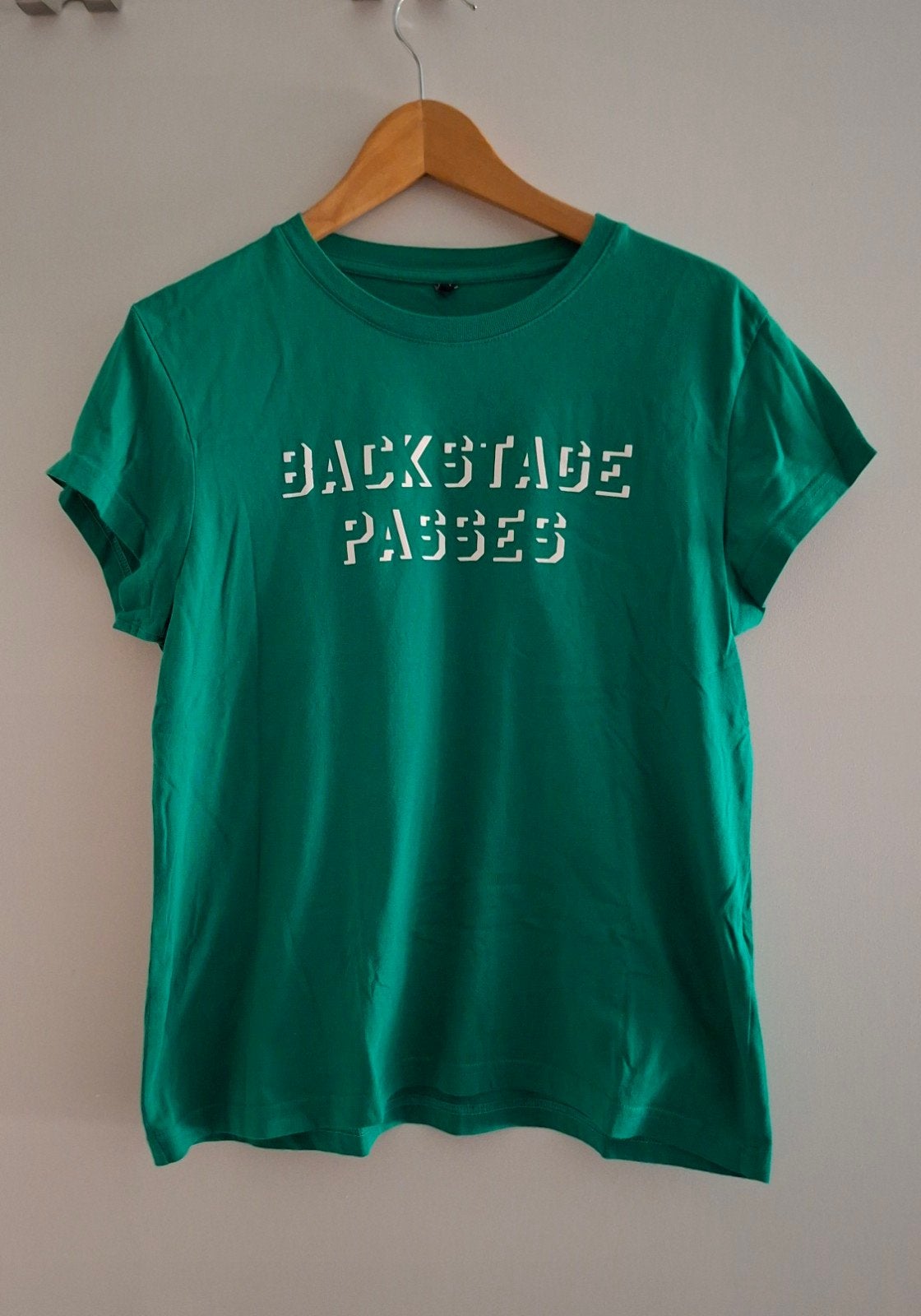 Groen T-shirt 'Backstage Passes' - Maat M, Maat 38/40 (M), Ophalen of Verzenden, Amy & Ivy, Korte mouw