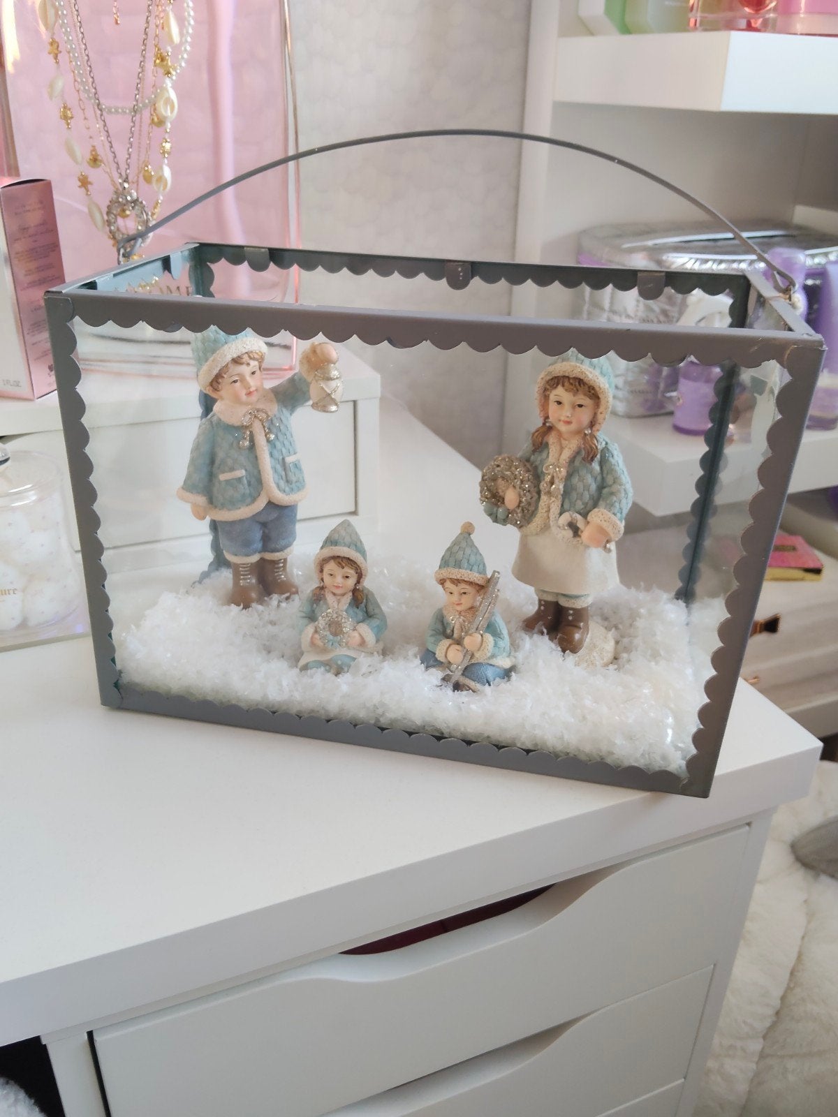vitrine kastje met winterbeeldjes, Diversen, Ophalen, Zo goed als nieuw