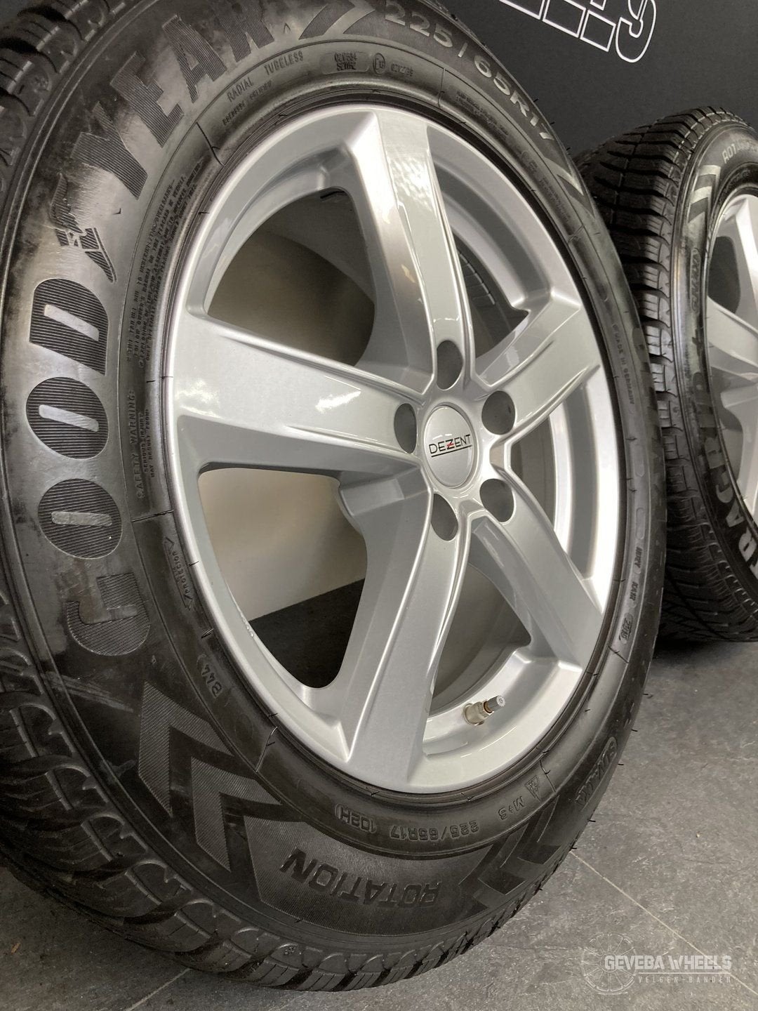 17” Toyota Rav4 (tot 2019) velgen + winterbanden 5x114.3, Auto-onderdelen, Gebruikt, -, -, Banden en Velgen