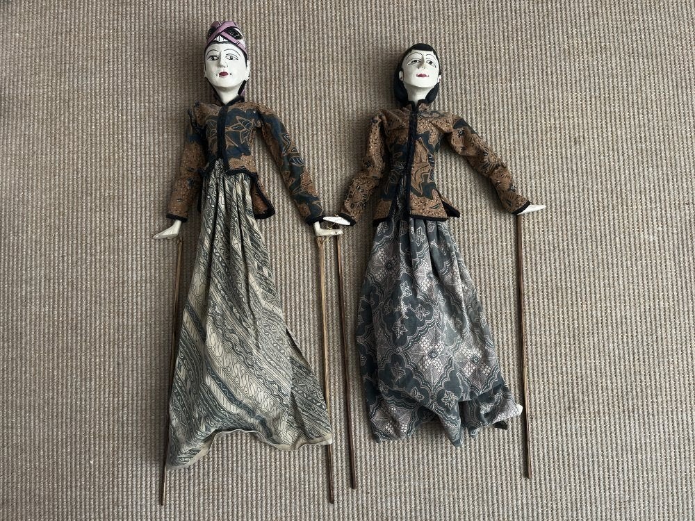2 Indonesische Wayang Golek poppen | 44 + 48 cm, Indonesië, Ophalen of Verzenden, Pop, Hout