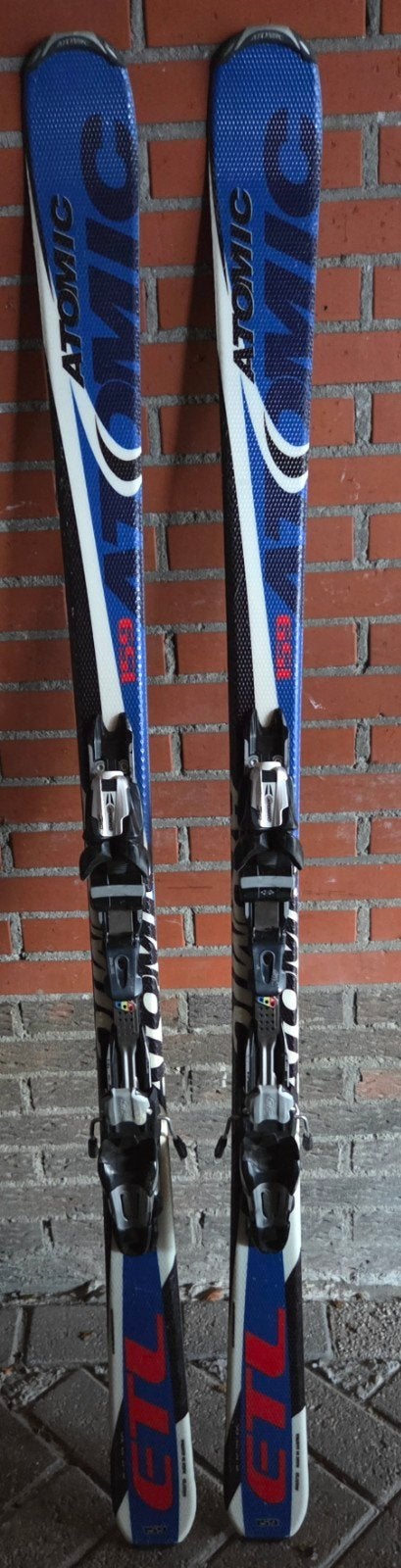 Atomic Ski's - Blauw/Wit/Rood - Zo goed als nieuw, Sport en Fitness, Ophalen, 160 tot 180 cm, Zo goed als nieuw, Atomic