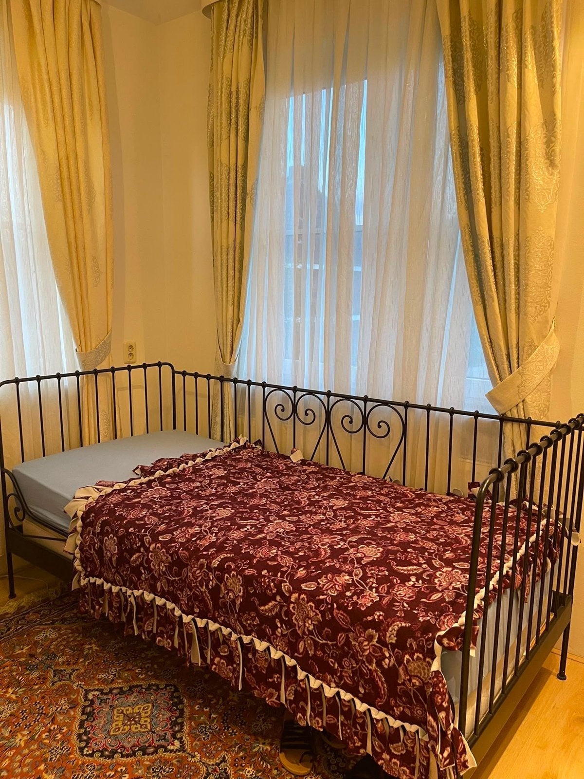 IKEA 1-persoons bed, zwart metaal, inclusief lattenbodem, Ophalen, Gebruikt, 90 cm, Eenpersoons