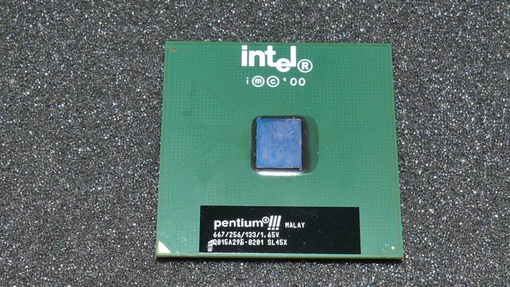 Intel Pentium III | 667/256/133/1.65V | SL45X, Computers en Software, Ophalen of Verzenden