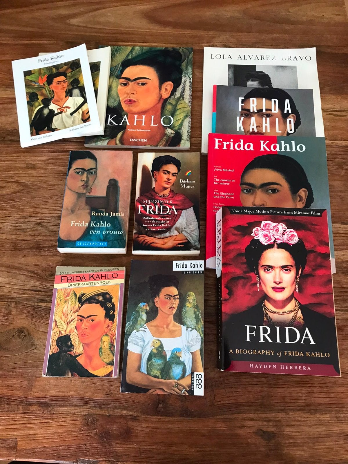 Unieke collectie Frida Kahlo boeken (32 stuks), Ophalen of Verzenden, Zo goed als nieuw