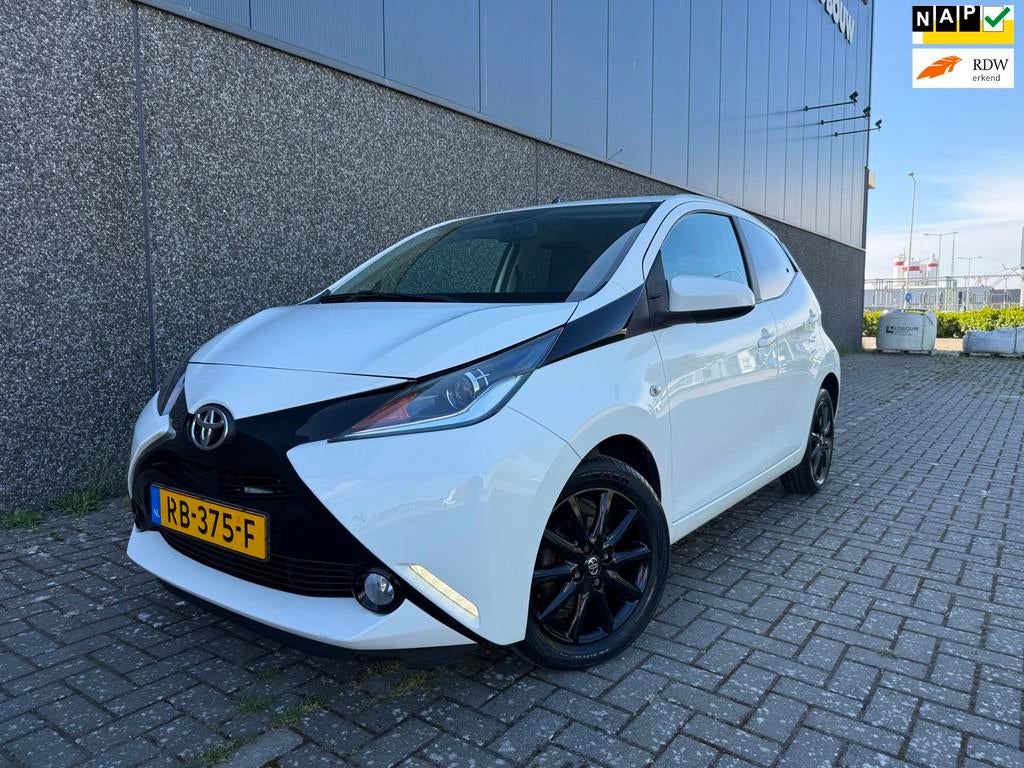 Toyota Aygo 1.0 VVT-i x-sport/Nieuwe APK en beurt/Dealer OH/, Auto's, Voorwielaandrijving, Stof, Gebruikt, 4 stoelen