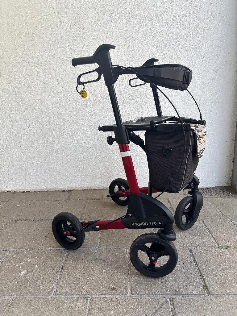 Nr 27... Rollator Topro Troja 2G M rood mandje en rugleuning, Diversen, Ophalen, Gebruikt, ., Opvouwbaar