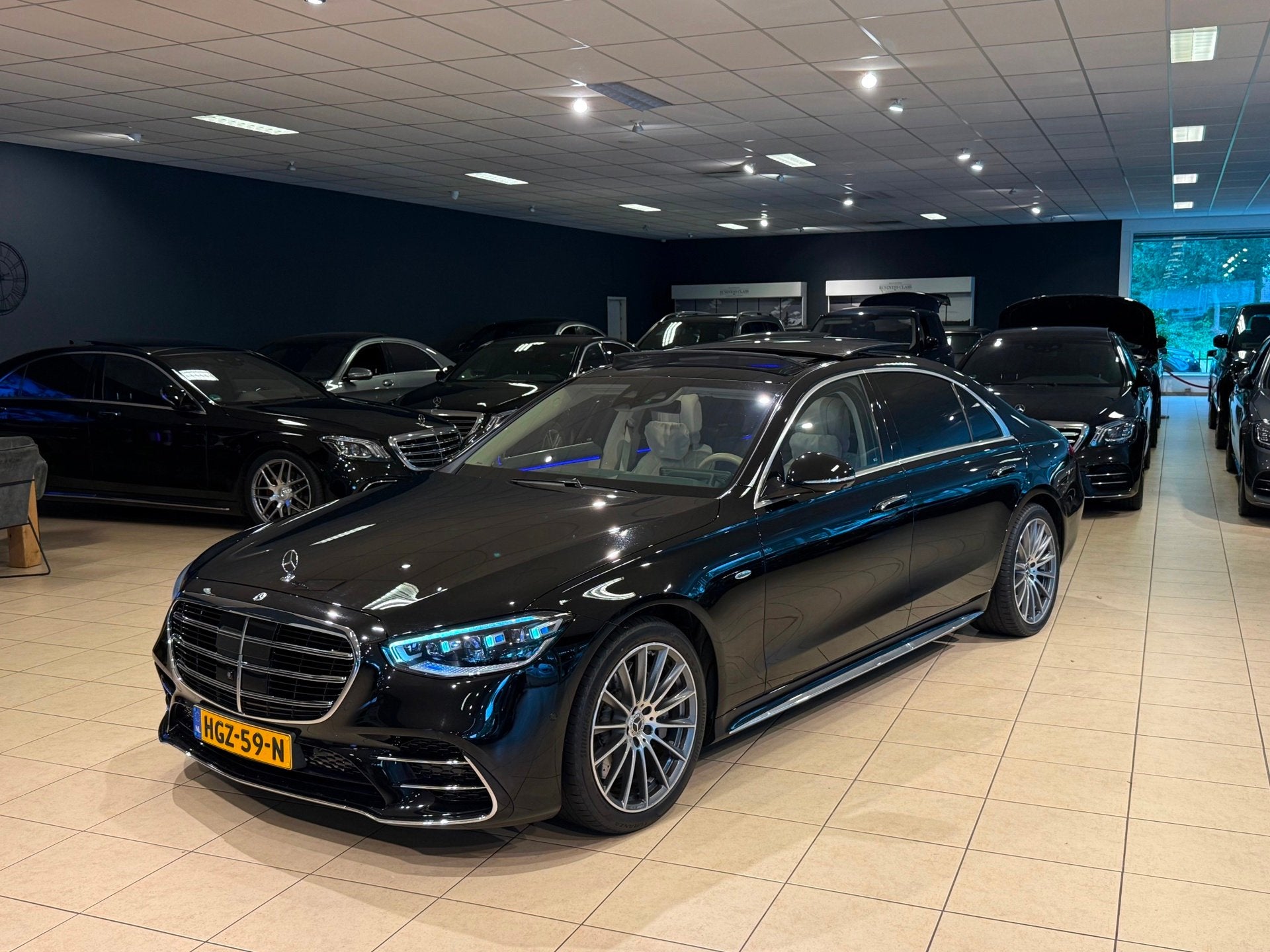 Mercedes-Benz S-klasse S580 e 4MATIC Lang/Manufaktur/4D-Bur/, Auto's, Mercedes-Benz, Automaat, Gebruikt, 367 pk, Zwart