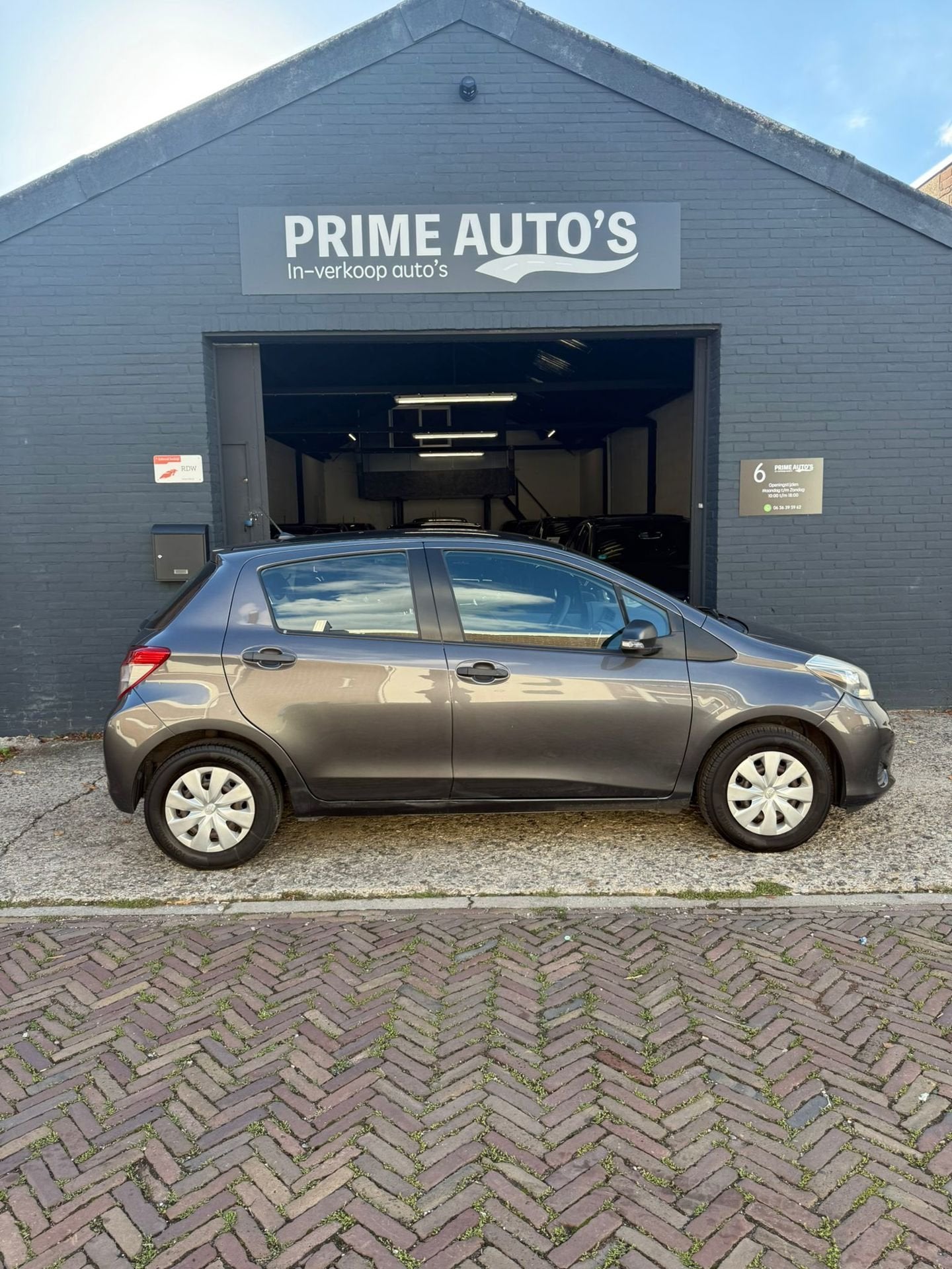 Foto 6 van Toyota Yaris 1.0 VVT-i Dealeronderh | Elektrische Ramen 2011