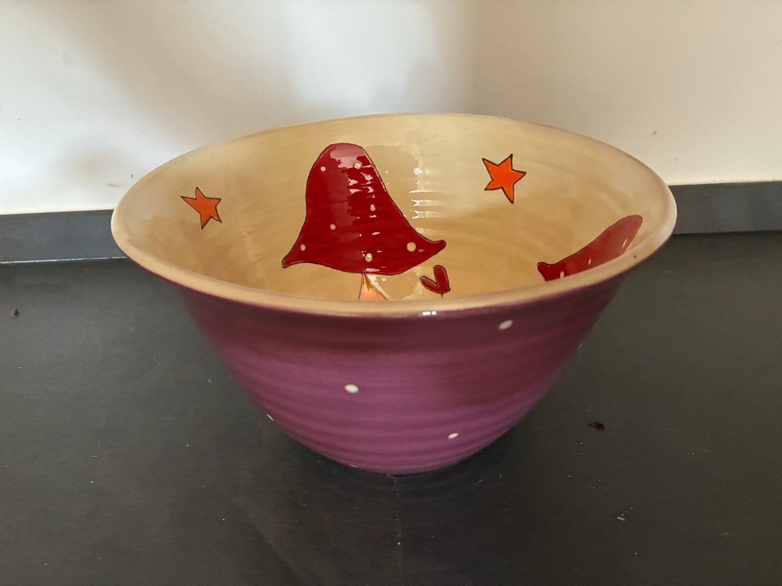 Handbeschilderde schaal met paddenstoelen - 27x15cm, Gebruikt, Handbeschilderd, Porselein of Keramiek, Schaal