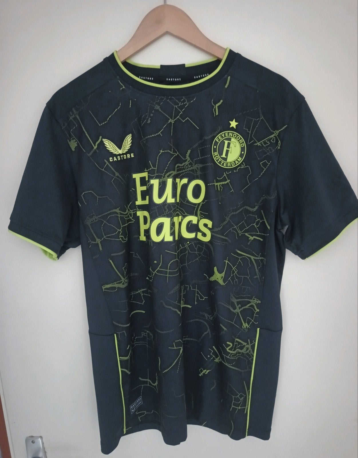 Feyenoord shirt 2023-2024 maat L, Ophalen of Verzenden, Zo goed als nieuw, Shirt