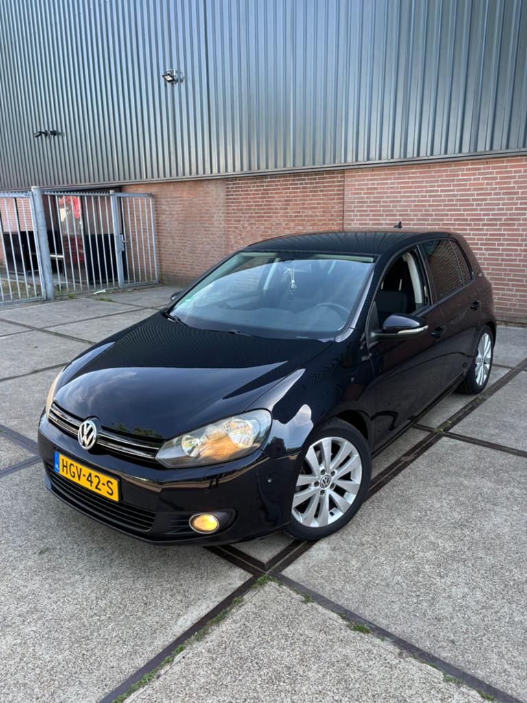 Volkswagen Golf 1.4 TSI 90KW/122PK 2010 Zwart, Stof, 4 cilinders, Handgeschakeld, Grijs