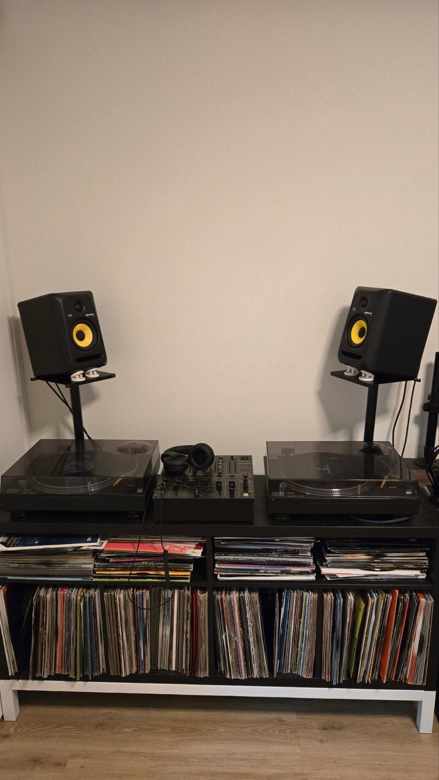 Complete DJ-set: Reloop RP7000MK2,Pioneer DJM-600, KRK Rokit