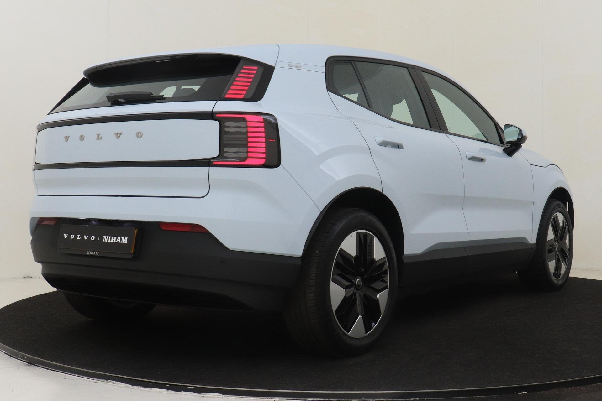 Volvo EX30 SINGLE MOTOR CORE 51 kWh -CLIMATE|CARPLAY|CAMERA|, Auto's, Automaat, 12 maanden, Gebruikt, Blauw