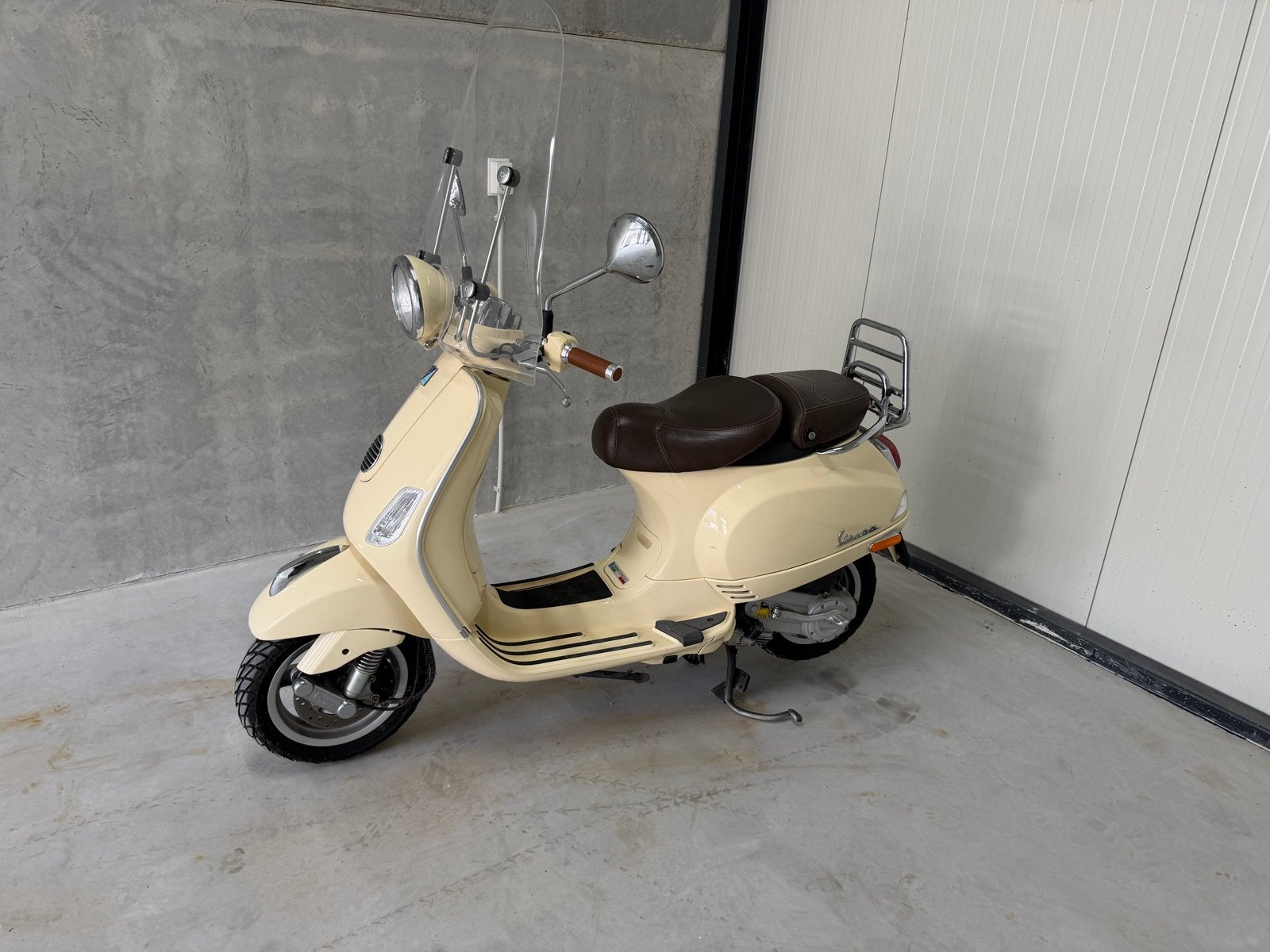 Vespa LXV50 Creme - Bruin Leder Zadel - Groot Windscherm, Ophalen, Gebruikt, Benzine, Vespa LXV