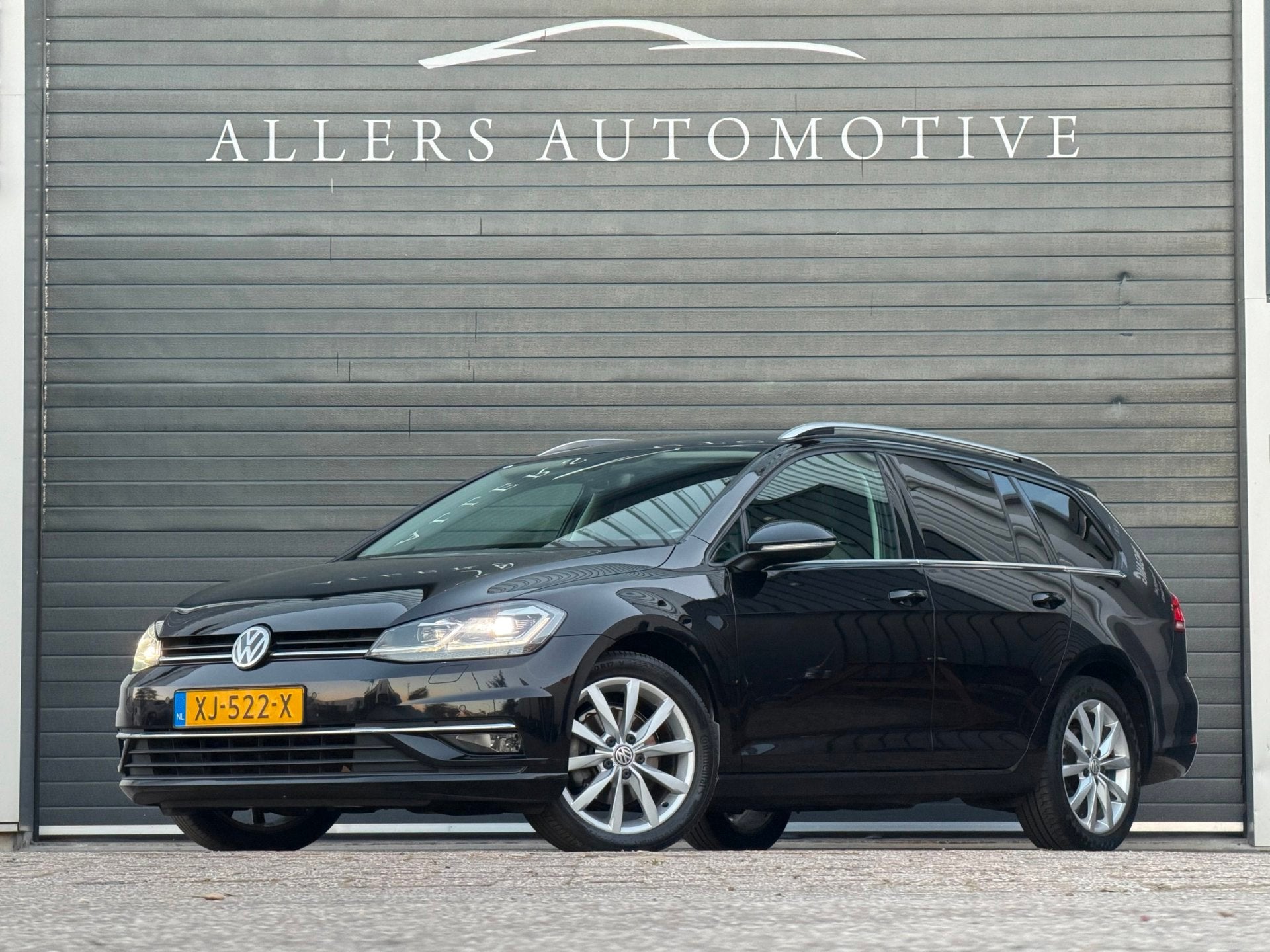 Volkswagen Golf Variant 1.5 TSI Highline Business R|CAMERA|N, 4 cilinders, 150 pk, Alcantara, Zwart