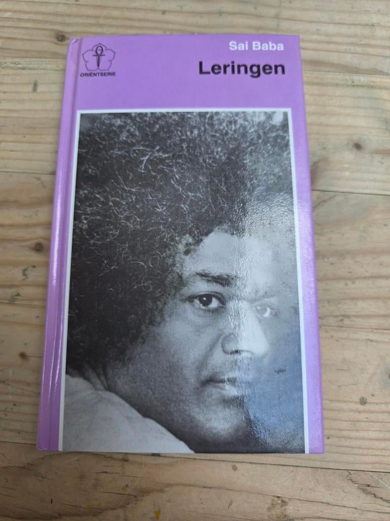 Sai Baba: Leringen - Spiritueel Instructieboek, Boeken, Spiritualiteit algemeen, Ophalen of Verzenden, Instructieboek, Gelezen
