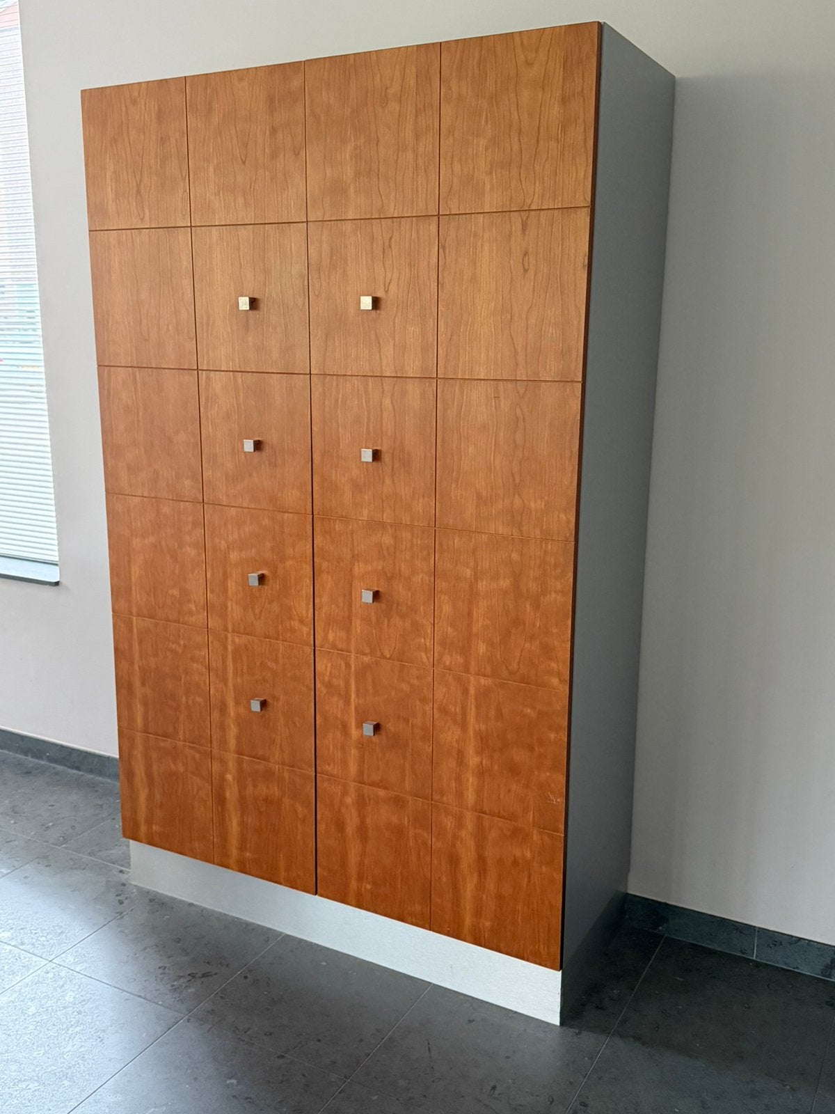 Moderne kast 120x195x45cm, Ophalen of Verzenden, Zo goed als nieuw