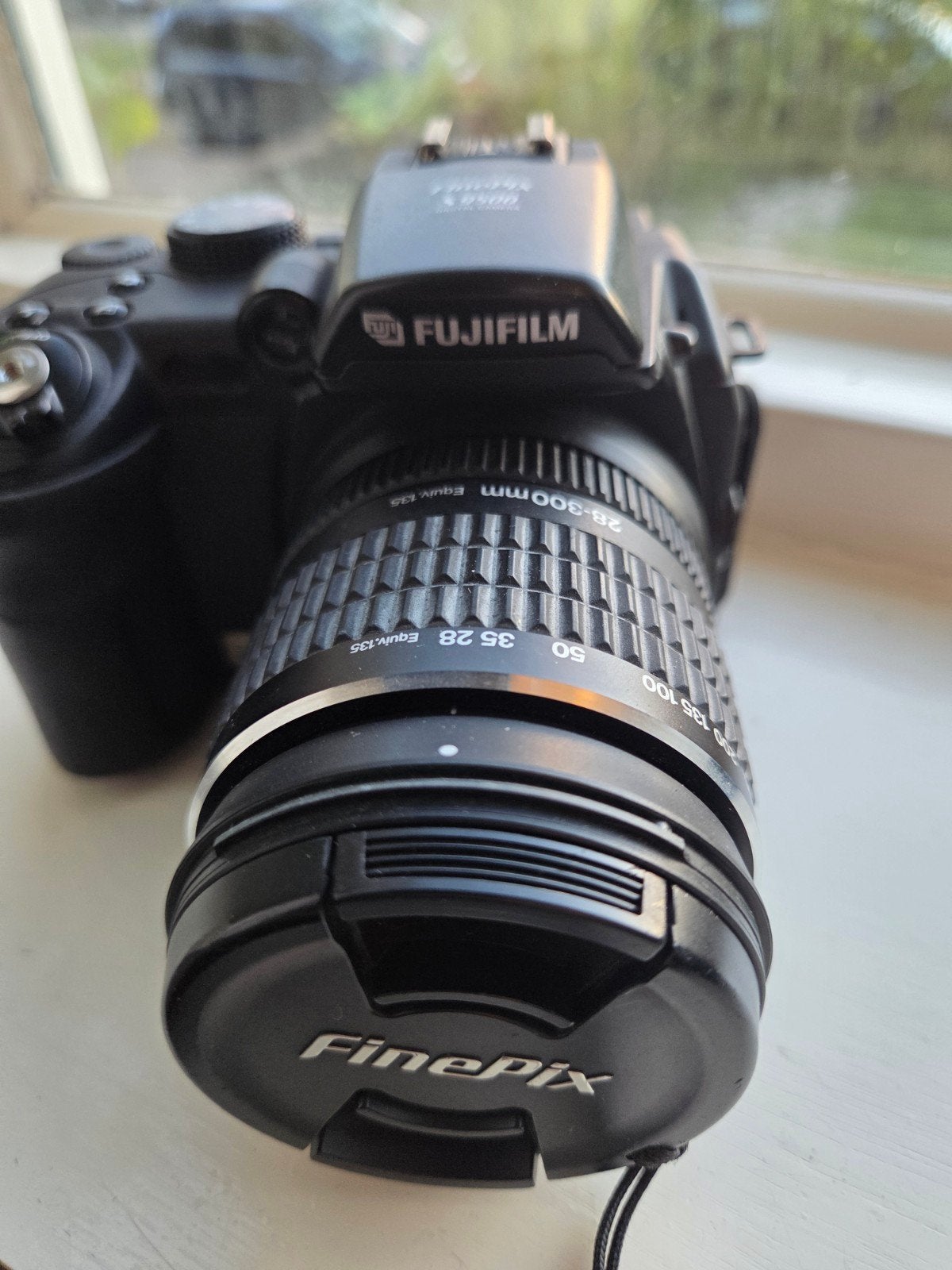Fujifilm FinePix S9500 Bridgecamera, USB-kabel, Ophalen of Verzenden, Zo goed als nieuw, Fujifilm