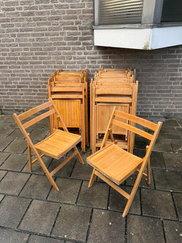 Partij van 17x vintage hardhouten klapstoel ‘80, Huis en Inrichting, Stoelen, Ophalen of Verzenden, Zo goed als nieuw, Vijf, Zes of meer stoelen