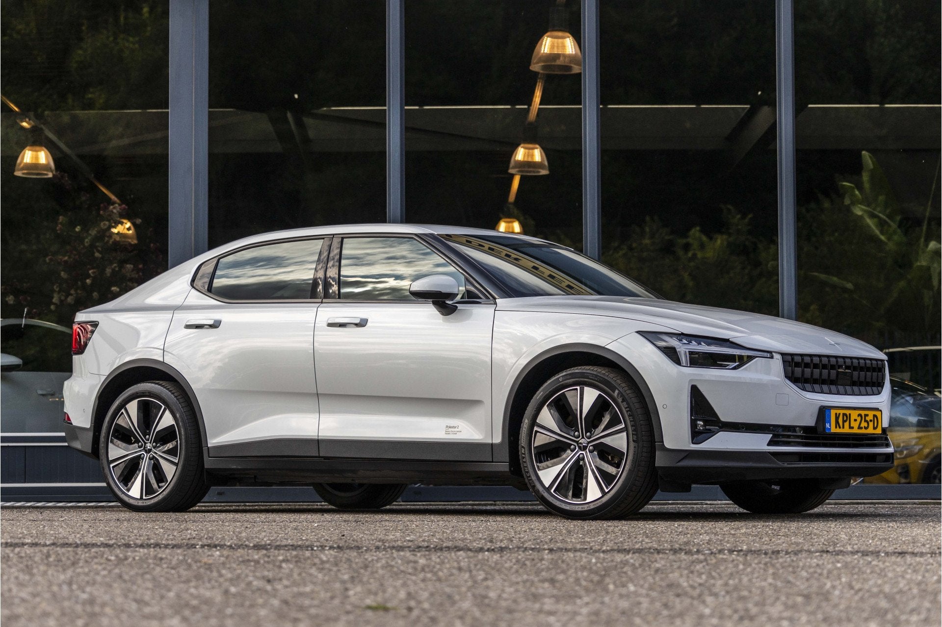 Polestar 2 Long Range Single Motor 78 kWh (bj 2023), Gebruikt, 1969 kg, Wit, 231 pk