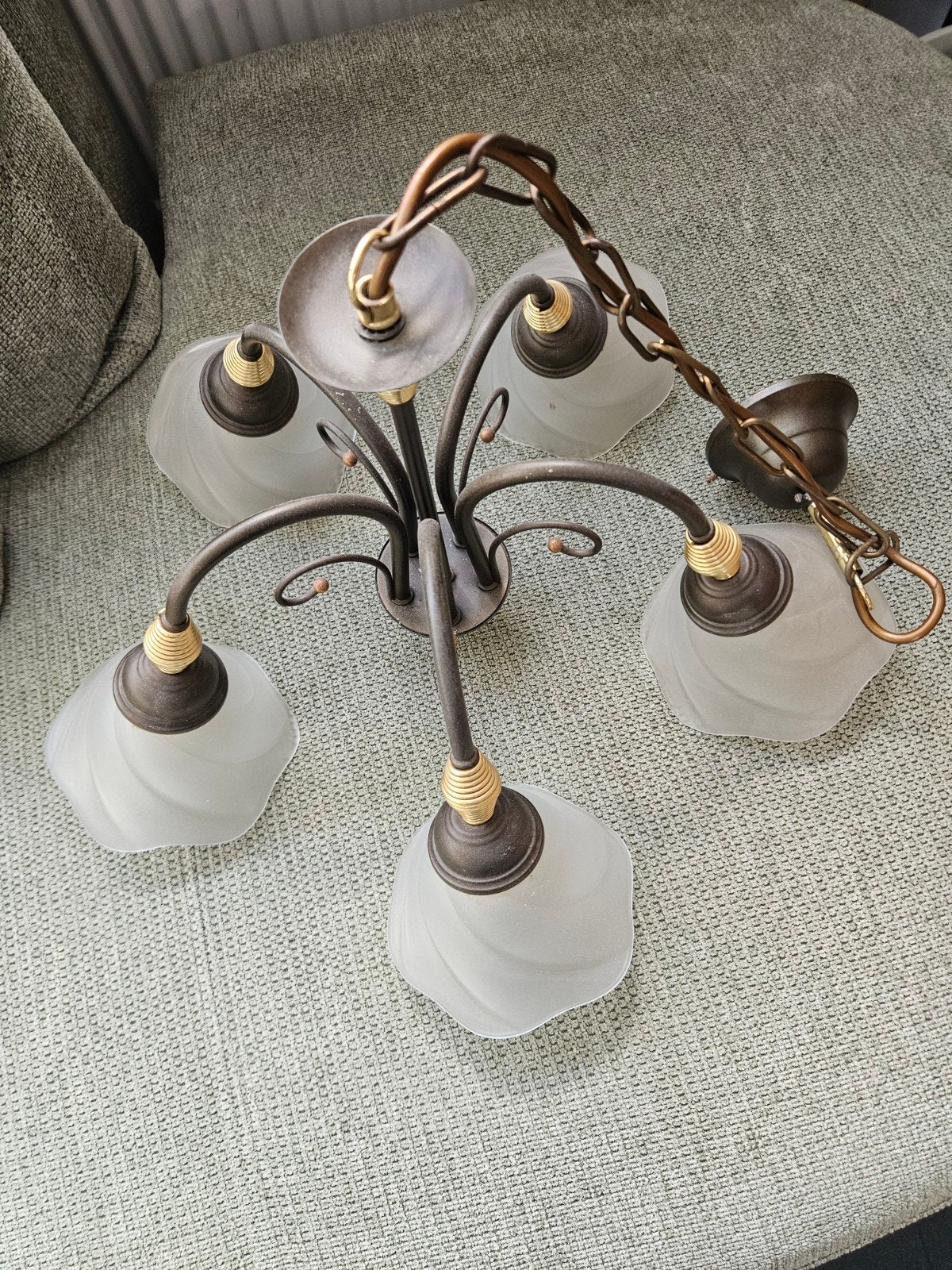 Klassieke hanglamp met 5 glazen kappen, Ophalen, Gebruikt, Klassiek, E14 (klein)