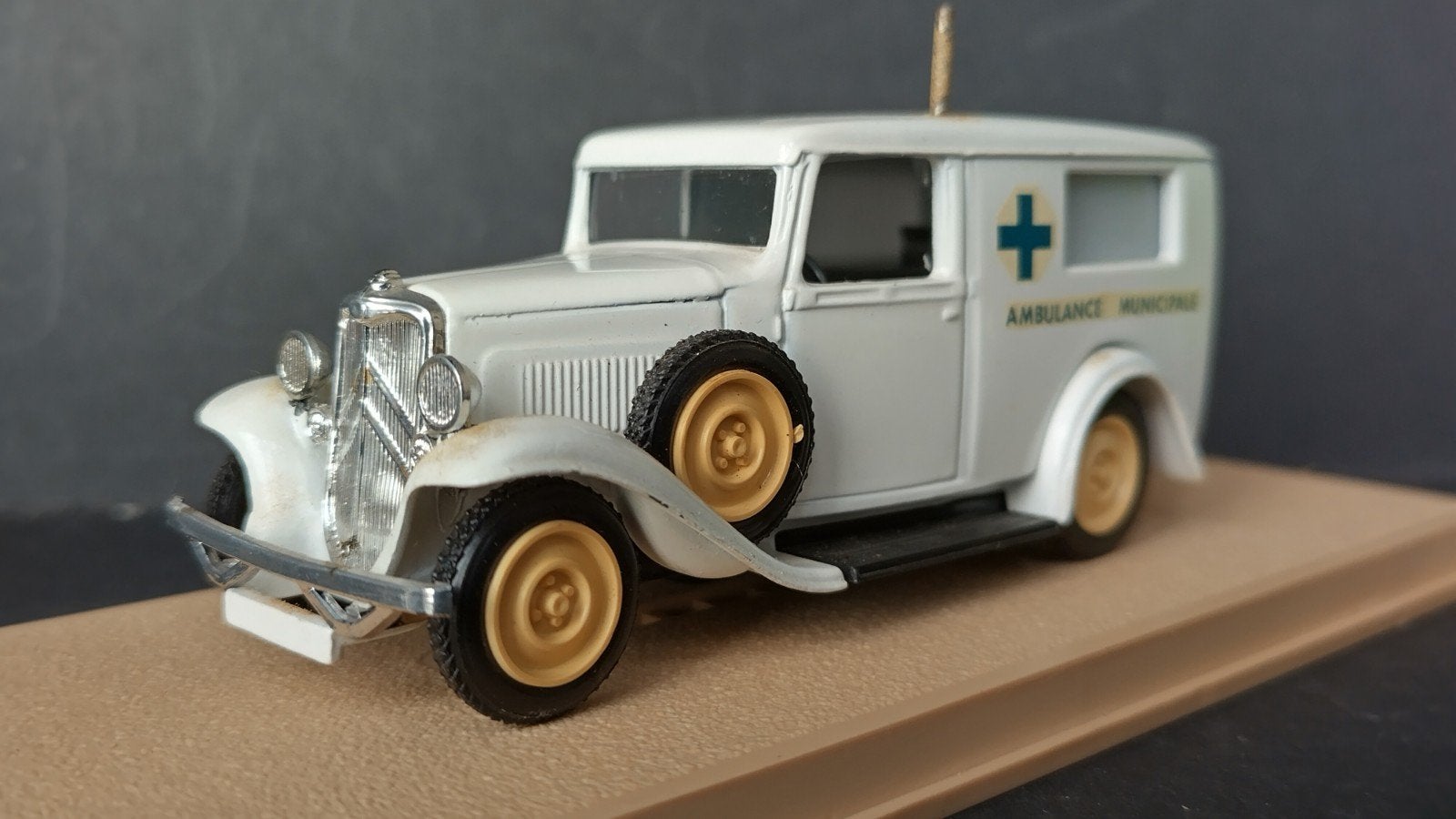 Citroen 500.kgs Ambulance 1:43 Eligor Pol, Overige merken, Auto, Verzenden, .