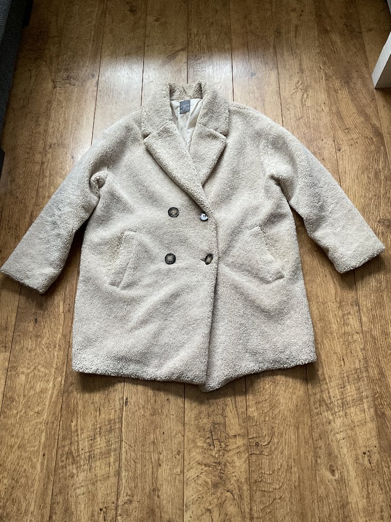 Teddy jas beige maat 42/44 van de Primark, Primark, Beige, Maat 42/44 (L), Ophalen of Verzenden