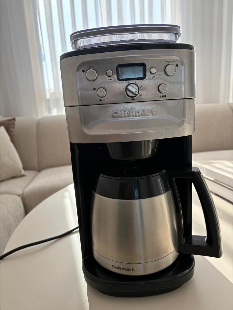 Cuisinart koffiezetapparaat met bonenmaler, Witgoed en Apparatuur, Gebruikt, 10 kopjes of meer, Koffiemachine, Koffiebonen