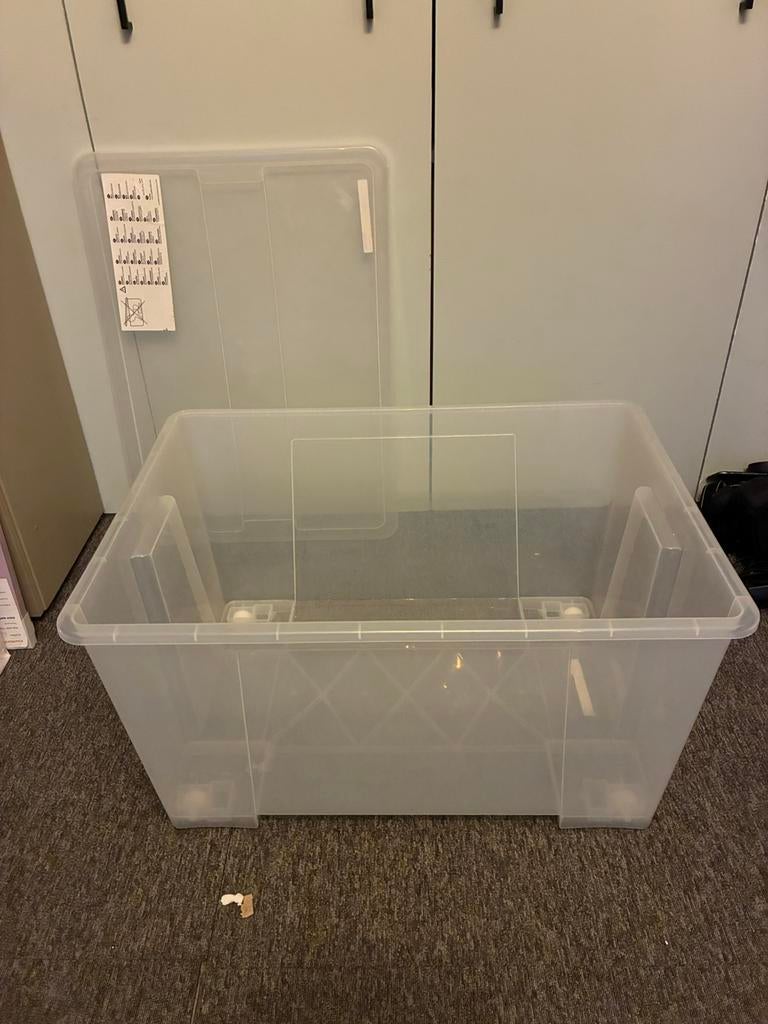 SAMLA Bak met deksel, transparant 130l, Ophalen, Gebruikt, 40 tot 60 cm, Bak of Kist