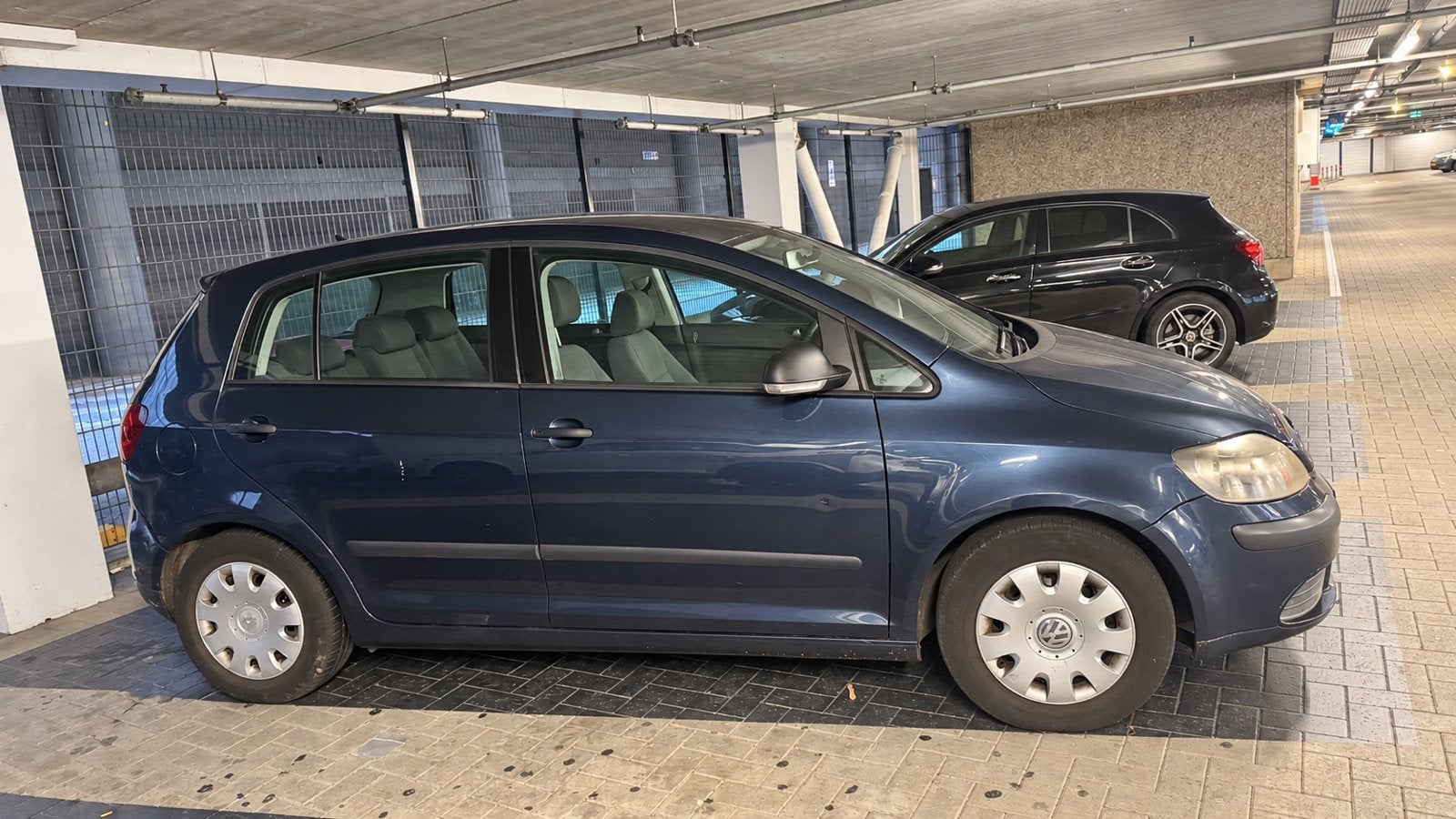 Volkswagen Golf Plus 1.4 16V 59KW 2006 grijs (bluegraphit), 680 kg, 4 cilinders, Handgeschakeld, Particulier