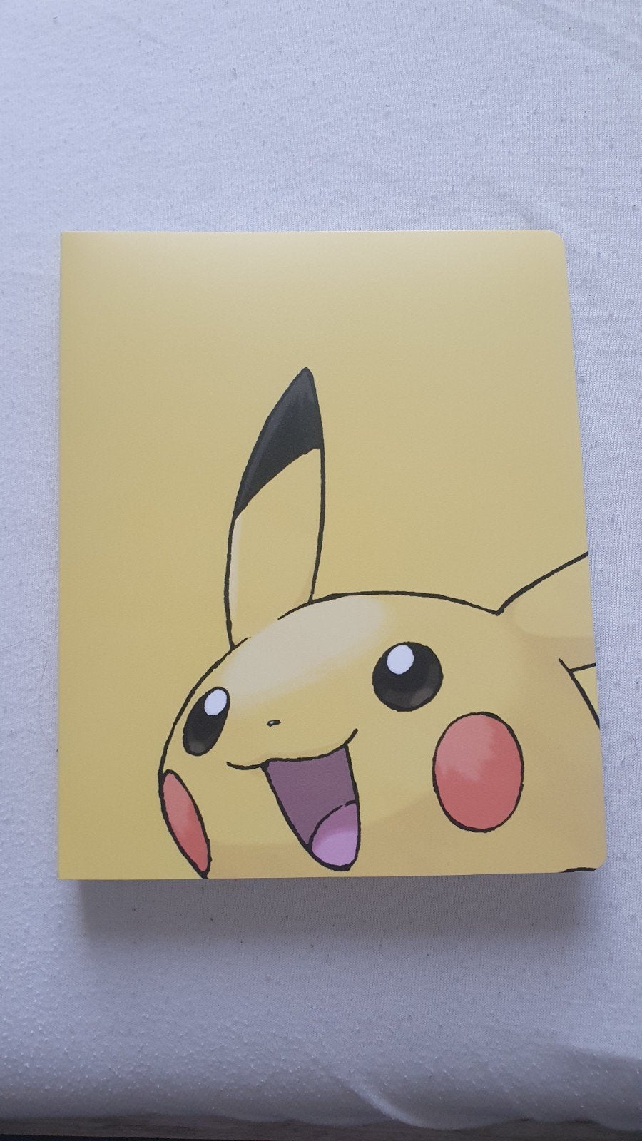 Pikachu Ultra Pro 4-pocket Pokémon verzamelmap, Ophalen of Verzenden, Nieuw, Overige typen