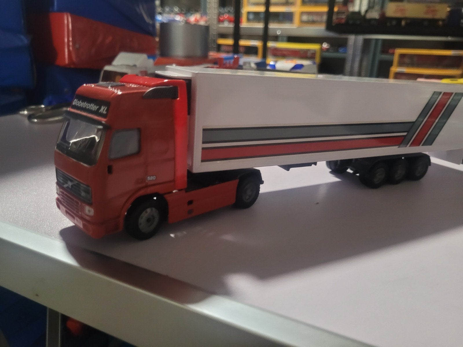 volvo met demo oplegger