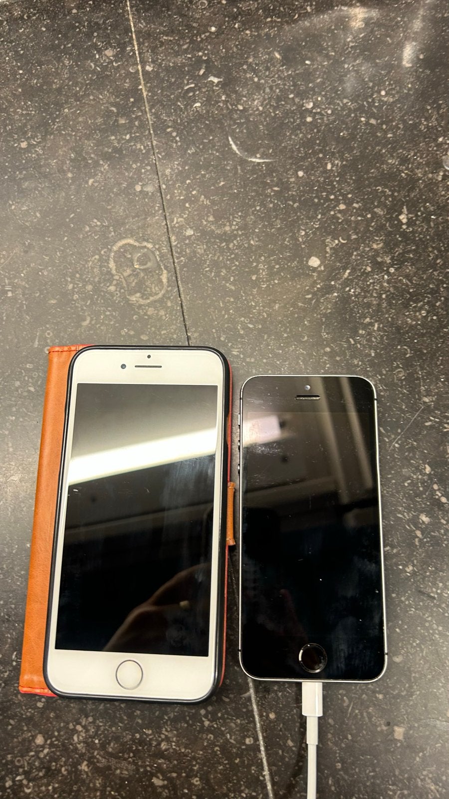 Twee gebruikte iPhones: iPhone SE 32GB en iPhone 7 32GB, Gebruikt, Zwart, Ophalen of Verzenden, IPhone SE (2016)