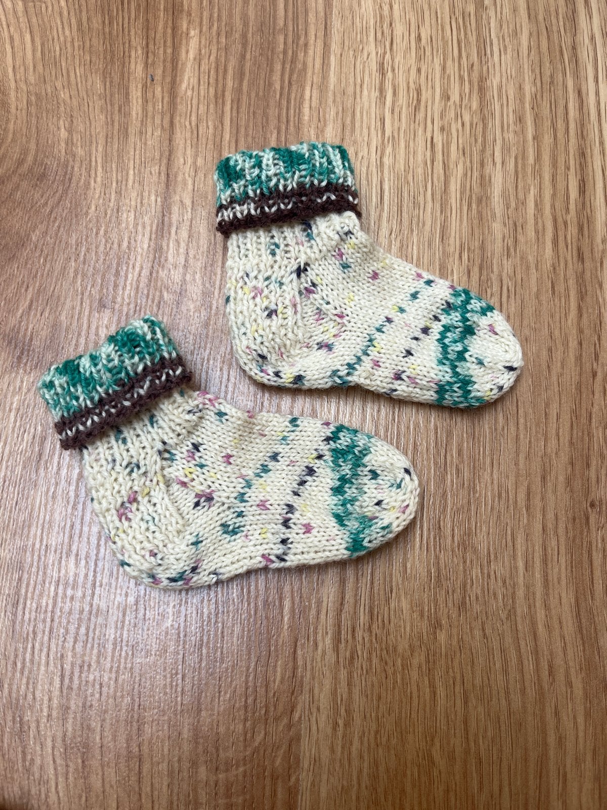 Handgebreide babysokjes van 75% wol - Machinewasbaar, Ophalen of Verzenden, Nieuw, Jongetje of Meisje, Sokjes