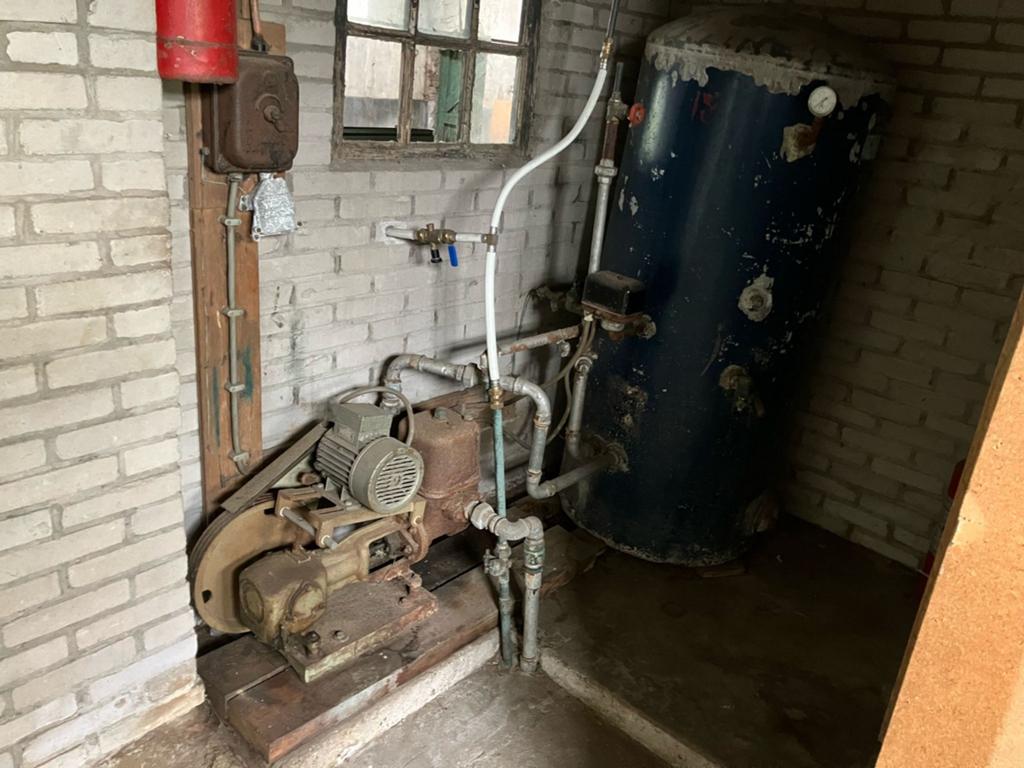 Oude waterputpomp met drukvat - Zelf verwijderen, Ophalen, Gebruikt, Minder dan 20 liter, Onderdeel