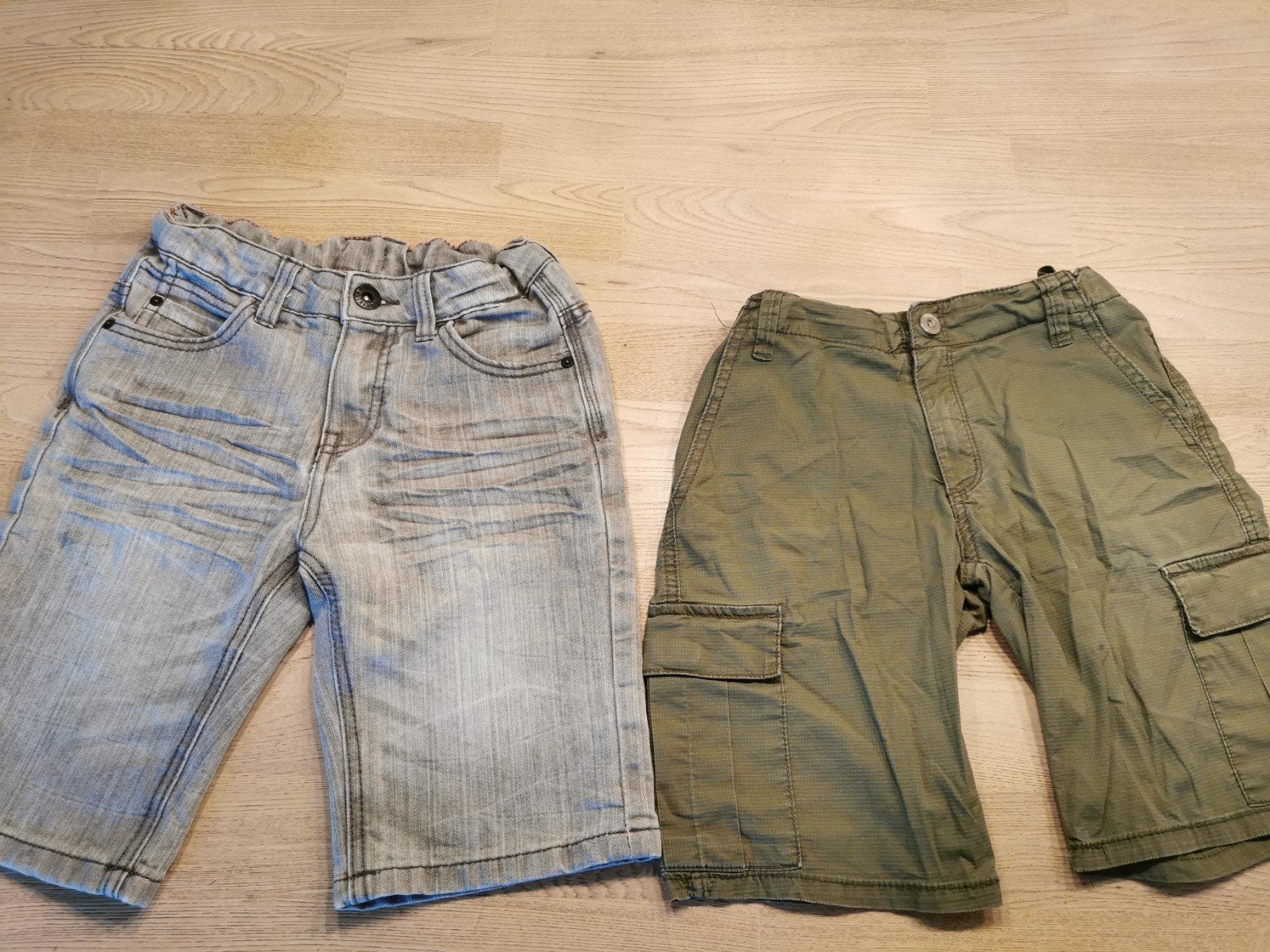 Korte broeken maat 140 - 2 stuks, Kinderen en Baby's, Kinderkleding | Maat 140, Broek, Gebruikt, Ophalen of Verzenden, Jongen