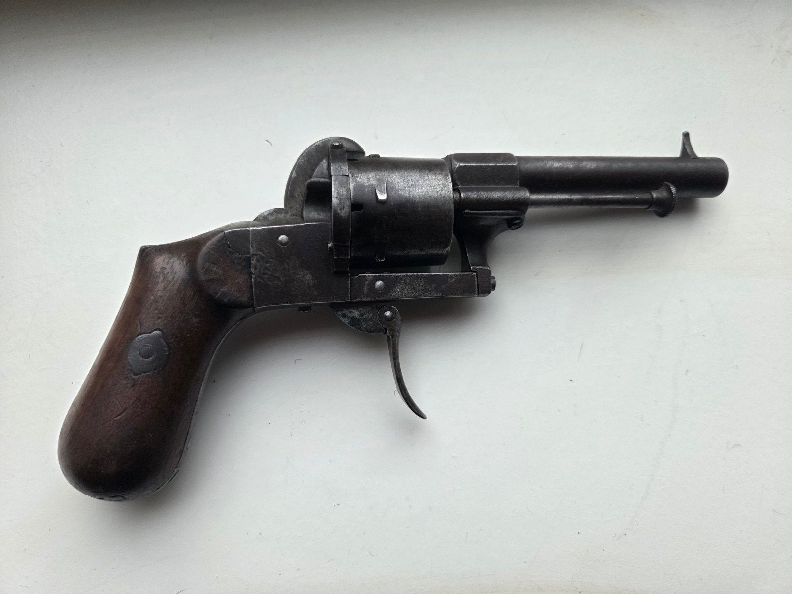 Antieke zwartkruit Revolver voor 1870 afwijkend model., Verzamelen, Ophalen of Verzenden, Overige soorten, Nederland, Overige typen