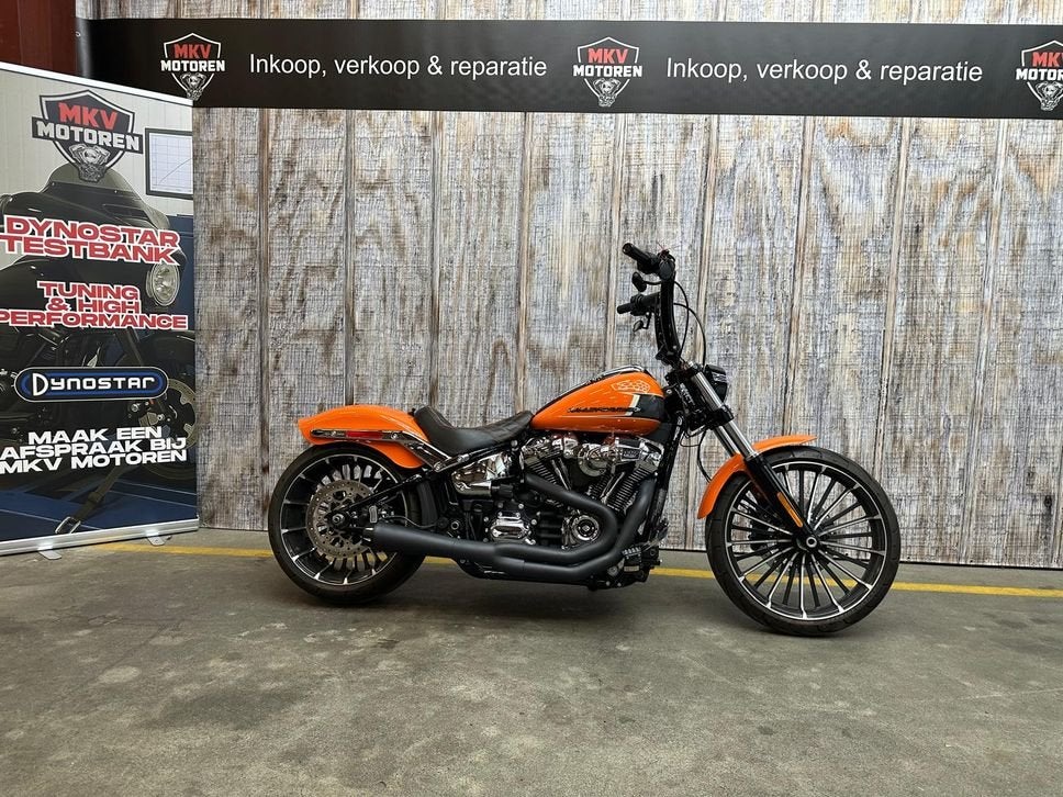 HARLEY-DAVIDSON BREAKOUT (bj 2023), Motoren, 2 cilinders, HARLEY-DAVIDSON, Chopper, Bedrijf