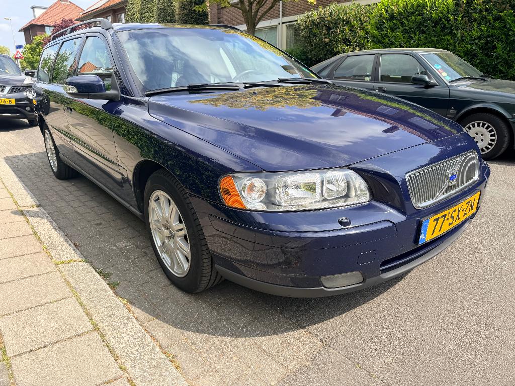 Volvo V70 2.4 140PK 2006 Blauw, Voorwielaandrijving, 750 kg, Blauw, Euro 4