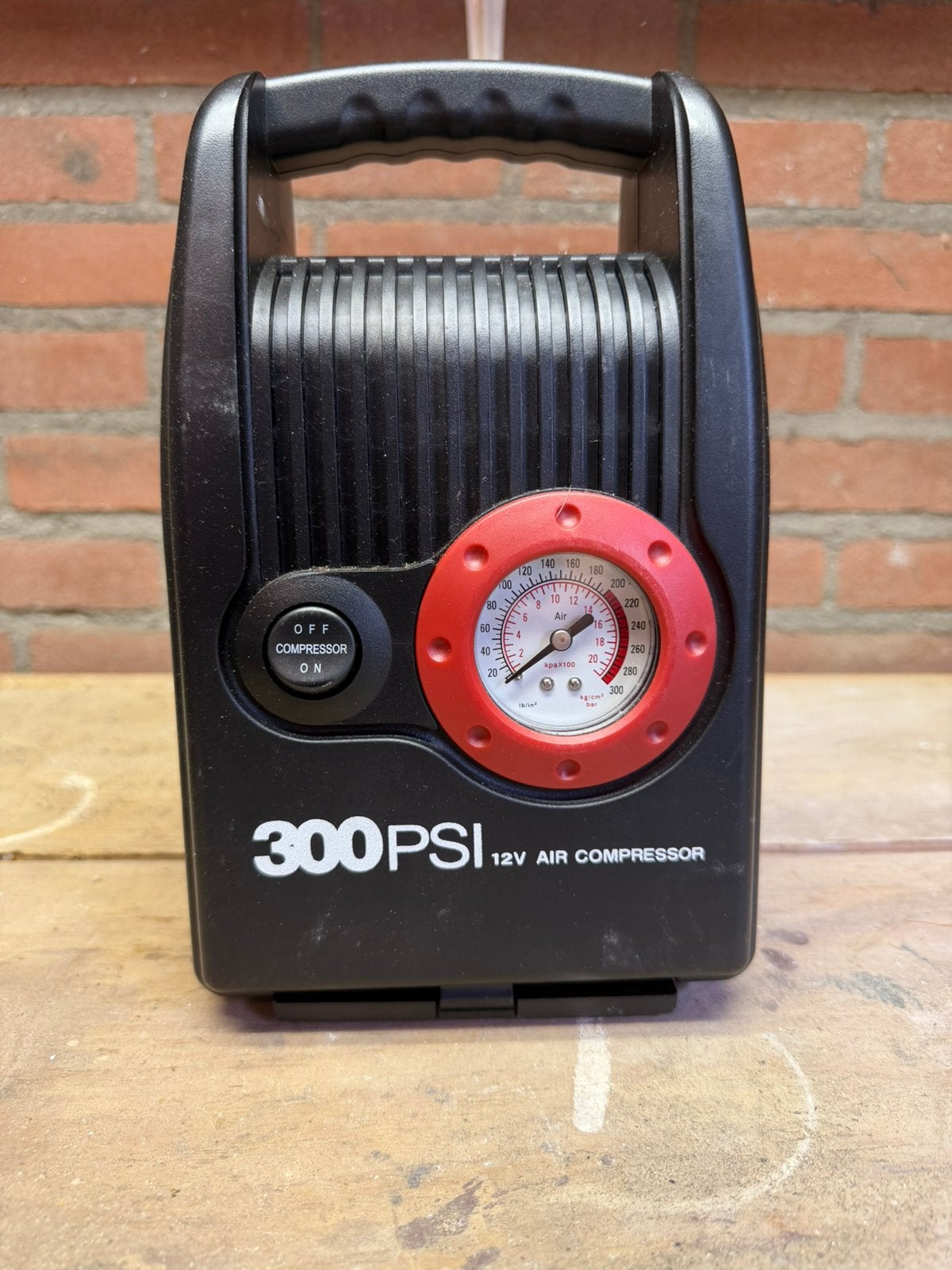 12V Luchtcompressor 300 PSI – Compleet, Doe-het-zelf en Verbouw, Compressors, Minder dan 25 liter, Ophalen of Verzenden, Zo goed als nieuw