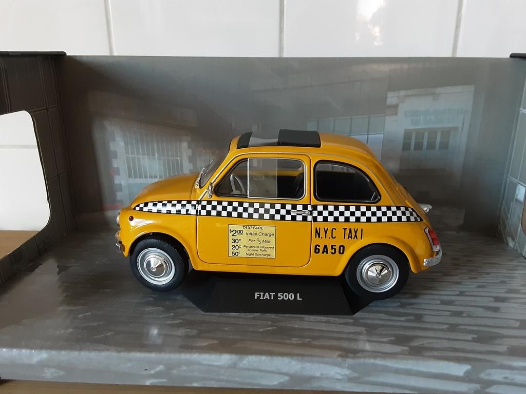 FIAT 500L NYC TAXI, Hobby en Vrije tijd, Modelauto's | 1:18, Ophalen of Verzenden, Nieuw, Auto, Solido