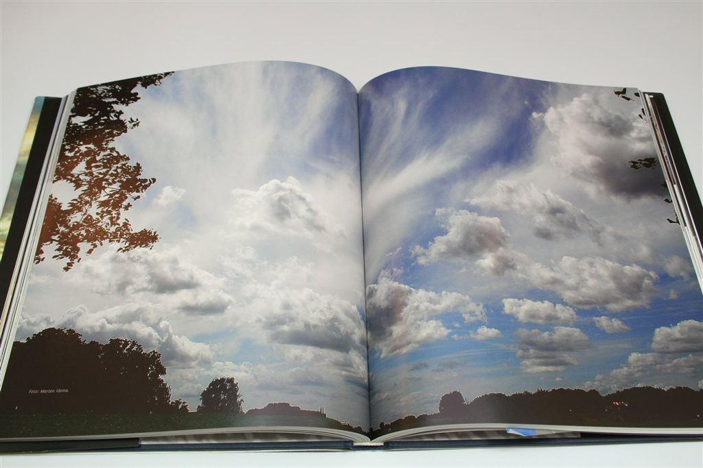 Hollandse Wolkenluchten — Een Onvergelijkbaar Schouwspel, Ophalen of Verzenden, Gelezen, Vogels