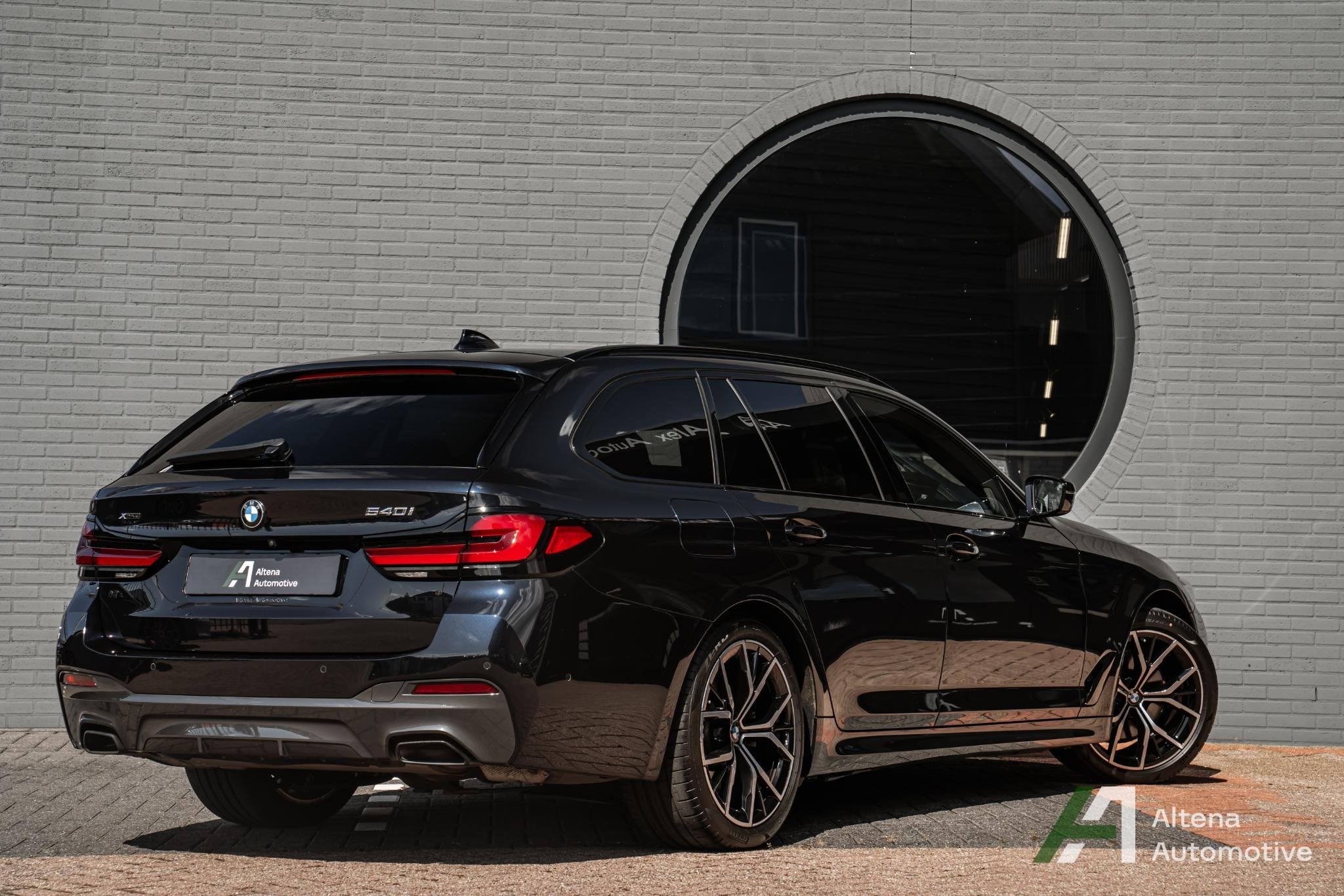 BMW 5-serie Touring 540i xDrive M-sport, BTW, harman kardon,, Automaat, 12 maanden, Gebruikt, Zwart