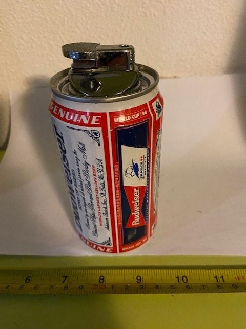 Budweiser aansteker vermomd als bierblik, Verzamelen, Ophalen of Verzenden, Zo goed als nieuw, Overige typen, Overige merken