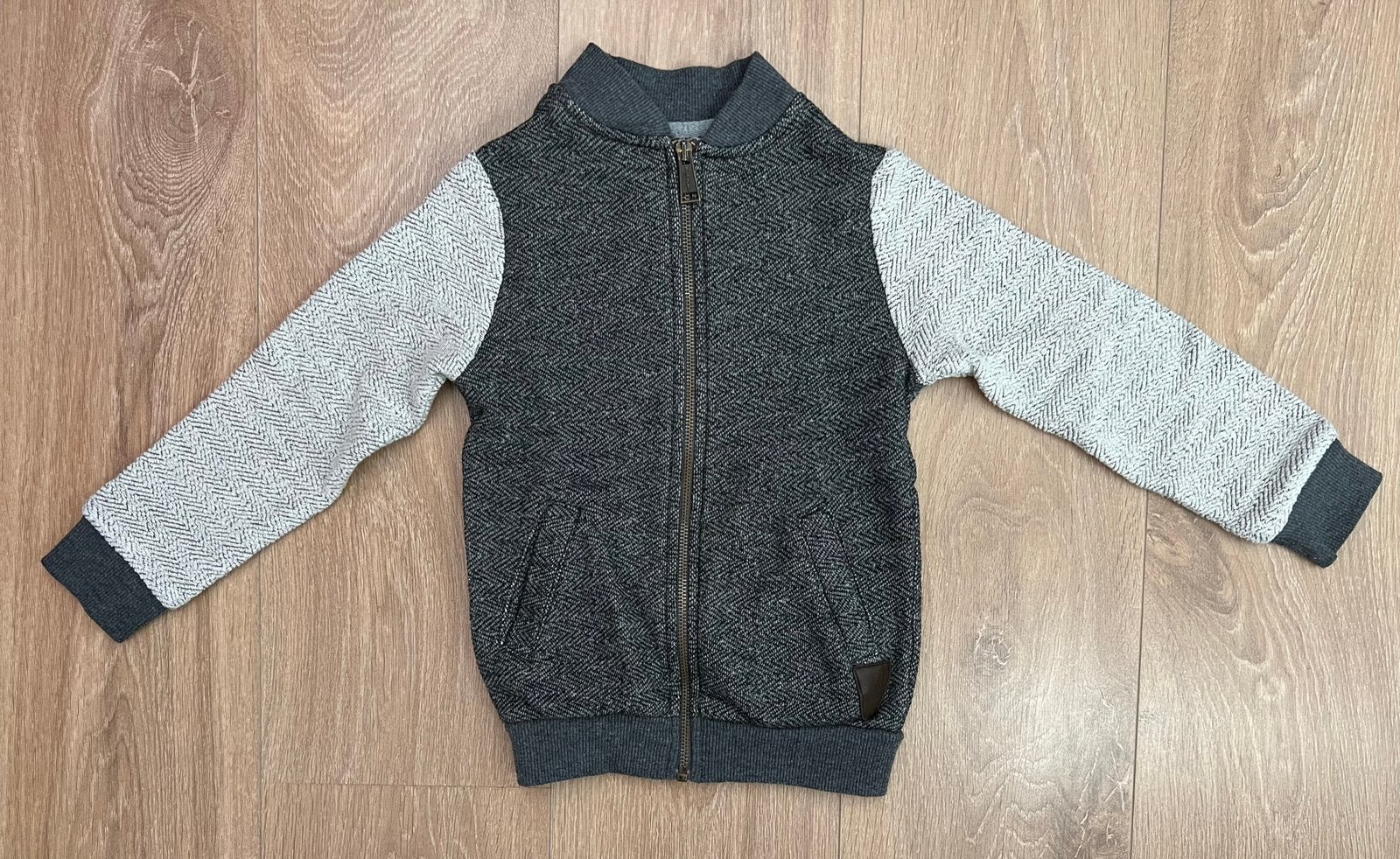 River Island vest grijs maat 104, Ophalen of Verzenden, Gebruikt, Jongen, Trui of Vest