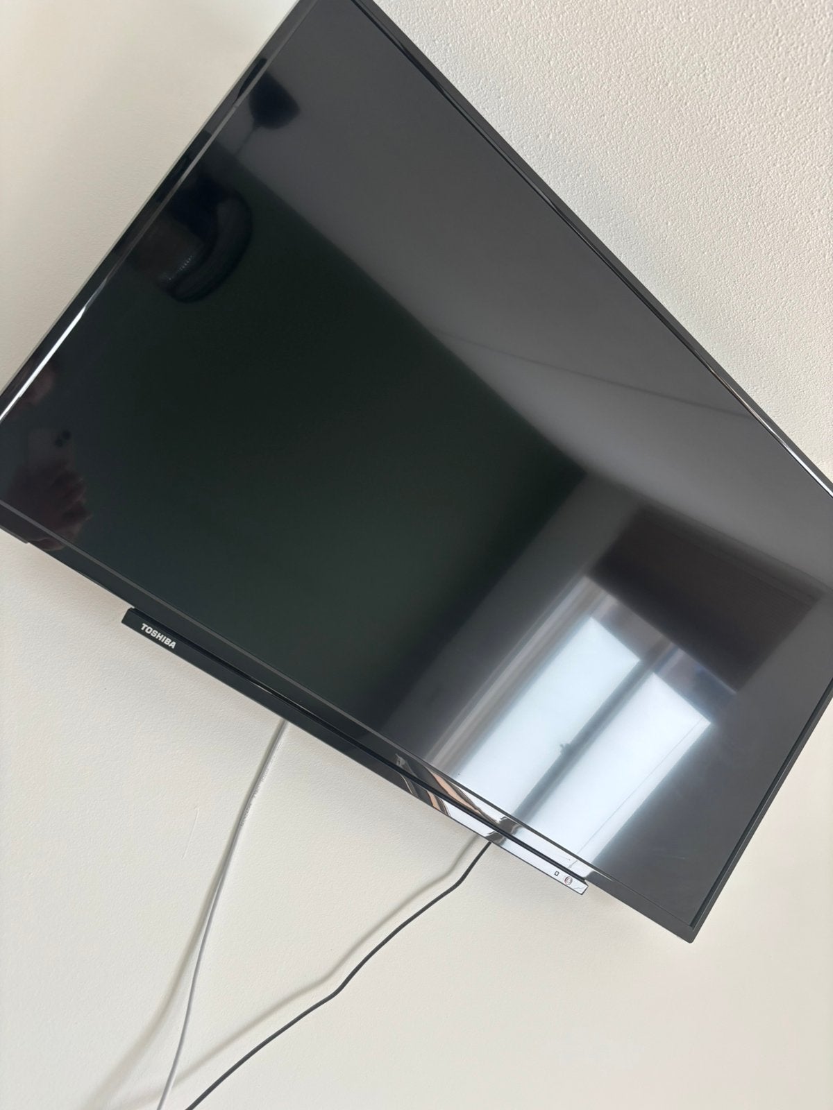 Toshiba tv incl ophang systeem, Ophalen, 50 Hz, 100 cm of meer, Gebruikt