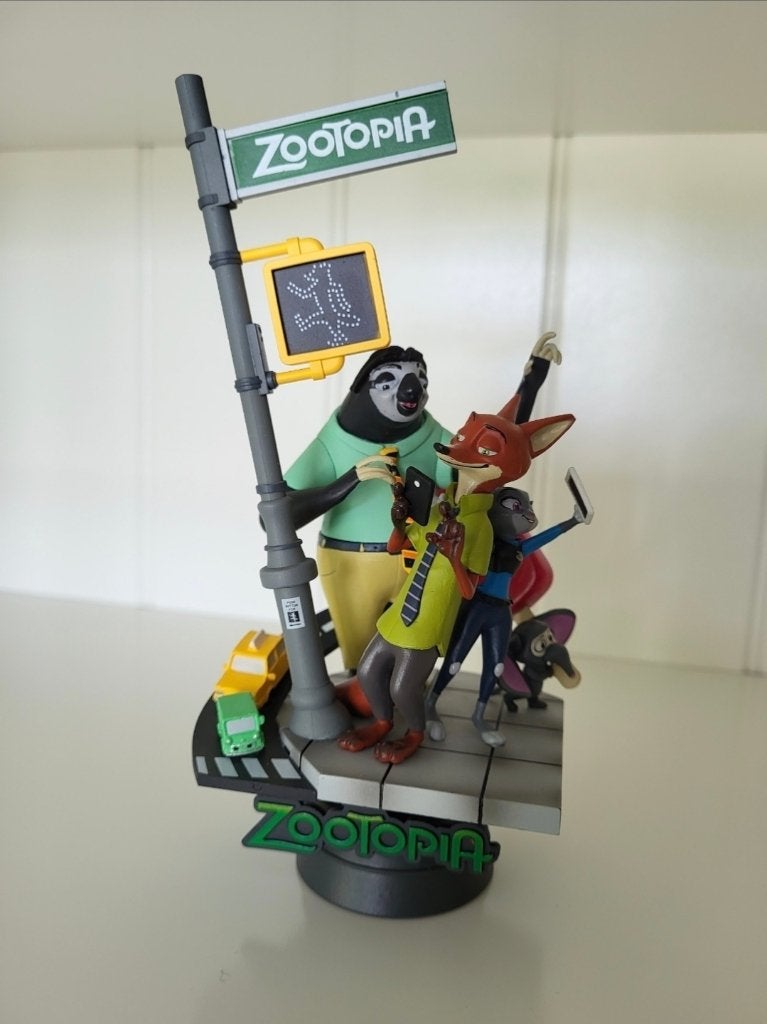 Disney Zootopia Zootropolis diorama beeld, Ophalen of Verzenden, Overige figuren, Zo goed als nieuw, Beeldje of Figuurtje